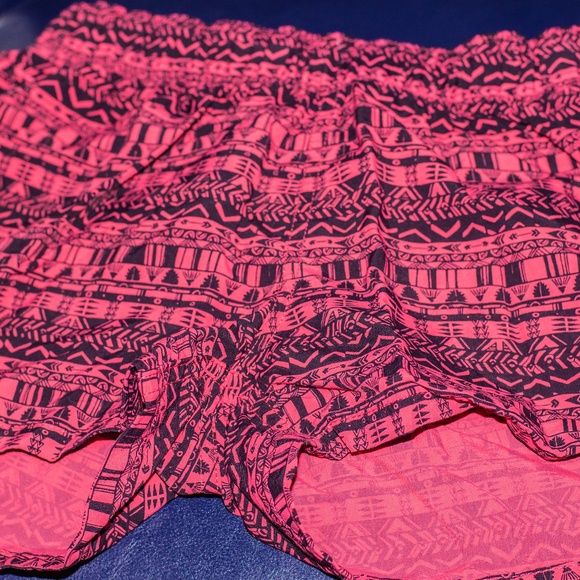 Patagonia barely baggy patterned shorts - Picture 1 of 5